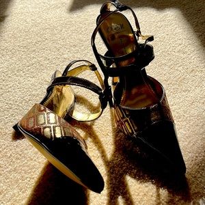 Beautiful brown heeled ankle strap gold print
